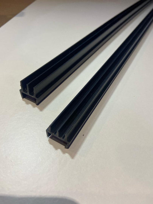 Clip On Vivarium Track Top And Bottom Black Suit 18mm Board 4mm Glass Free Mainland Delivery