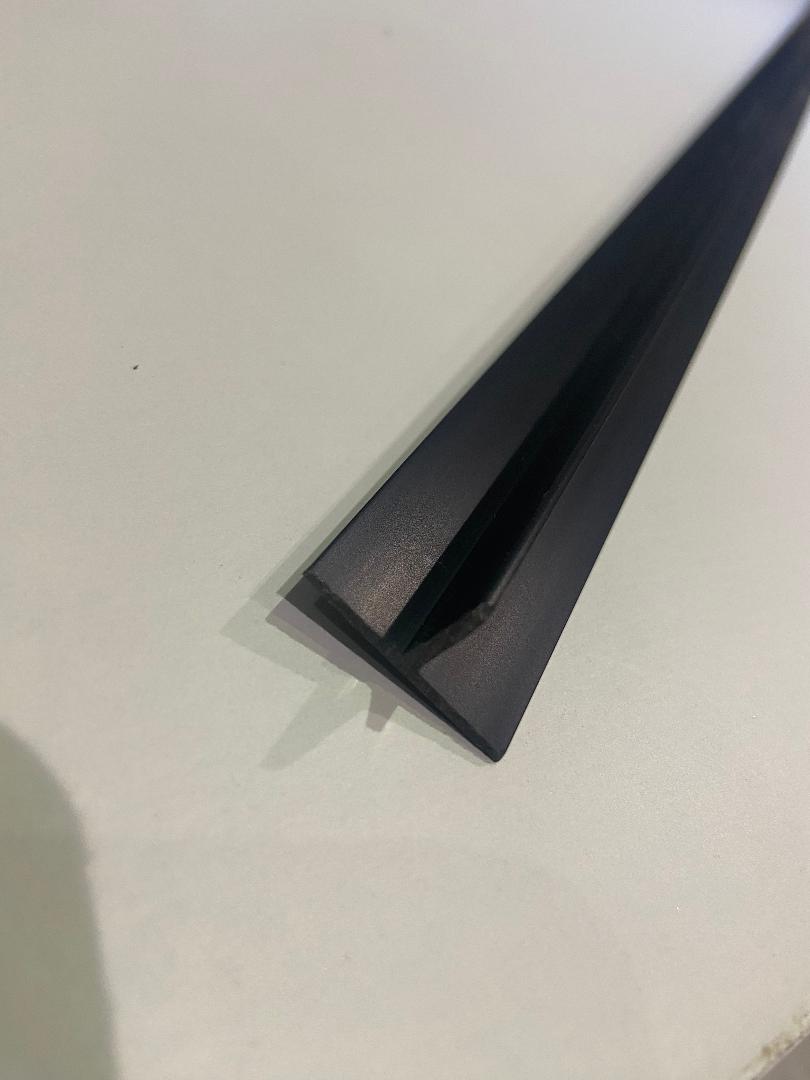 25mm T Section Black